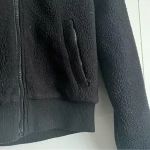 ALO Yoga | Jackets & Coats | Alo Yoga Micro Sherpa Destiny